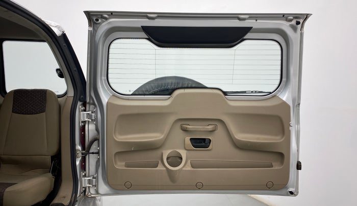 2017 Mahindra TUV300 T8, Diesel, Manual, 30,866 km, Boot Door Open
