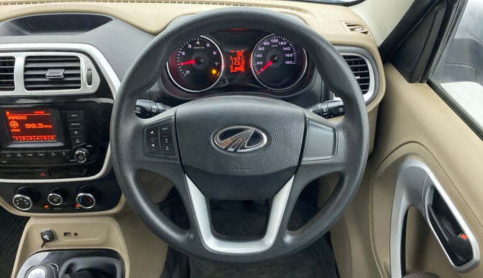 2017 Mahindra TUV300 T8, Diesel, Manual, 30,866 km, Steering Wheel Close Up