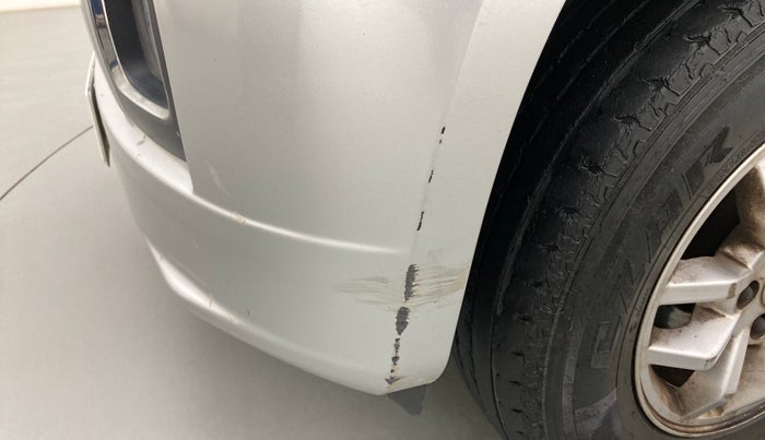 2017 Mahindra TUV300 T8, Diesel, Manual, 30,866 km, Front bumper - Minor scratches
