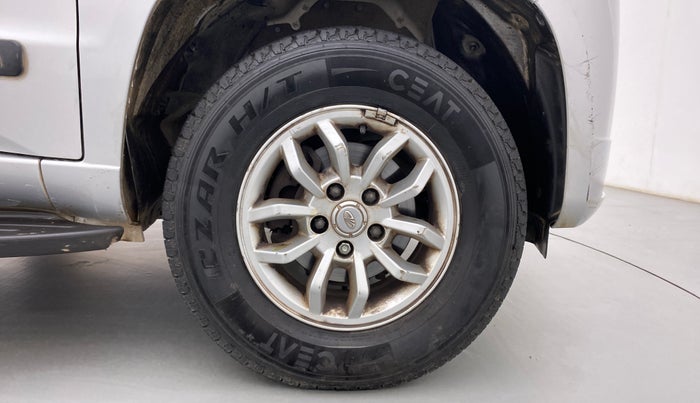 2017 Mahindra TUV300 T8, Diesel, Manual, 30,866 km, Right Front Wheel