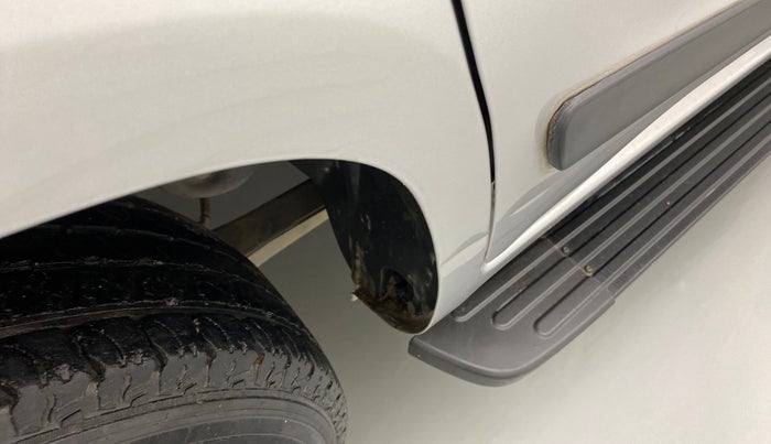 2017 Mahindra TUV300 T8, Diesel, Manual, 30,866 km, Right quarter panel - Slightly dented