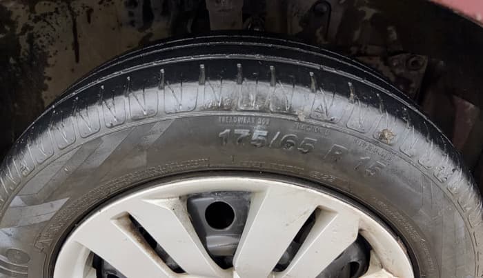 2016 Honda City 1.5L I-VTEC SV CVT, Petrol, Automatic, 1,03,744 km, Right Front Tyre Tread