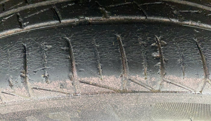 2021 Maruti Alto VXI PLUS, Petrol, Manual, 24,671 km, Left Front Tyre Tread