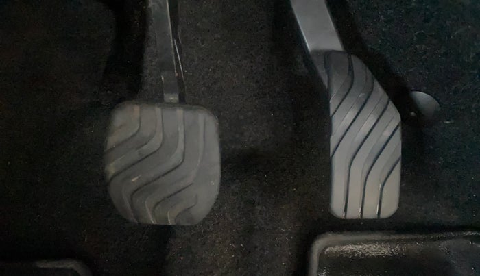 2023 Renault Kiger RXZ AMT, Petrol, Automatic, 16,636 km, Pedals