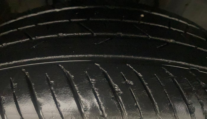 2023 Renault Kiger RXZ AMT, Petrol, Automatic, 16,636 km, Right Front Tyre Tread