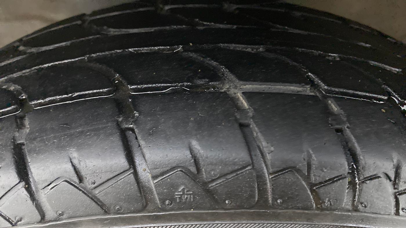 2015 Maruti Wagon R 1.0 LXI CNG, CNG, Manual, 66,975 km, Left Front Tyre Tread