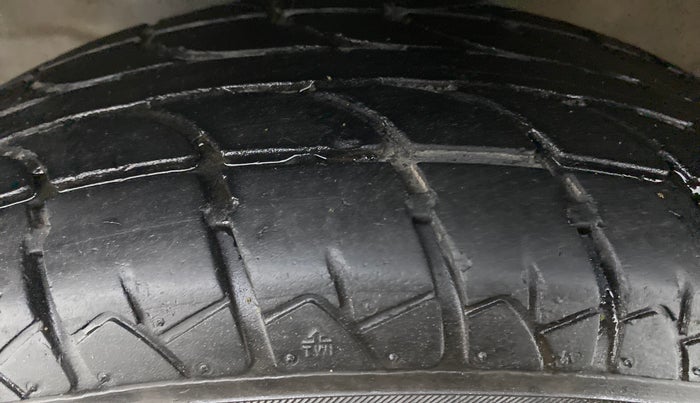 2015 Maruti Wagon R 1.0 LXI CNG, CNG, Manual, 66,975 km, Left Front Tyre Tread