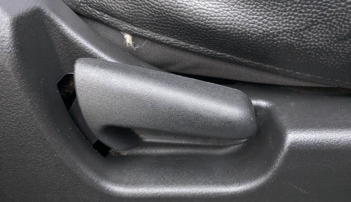 2015 Maruti Wagon R 1.0 LXI CNG, CNG, Manual, 66,975 km, Driver Side Adjustment Panel