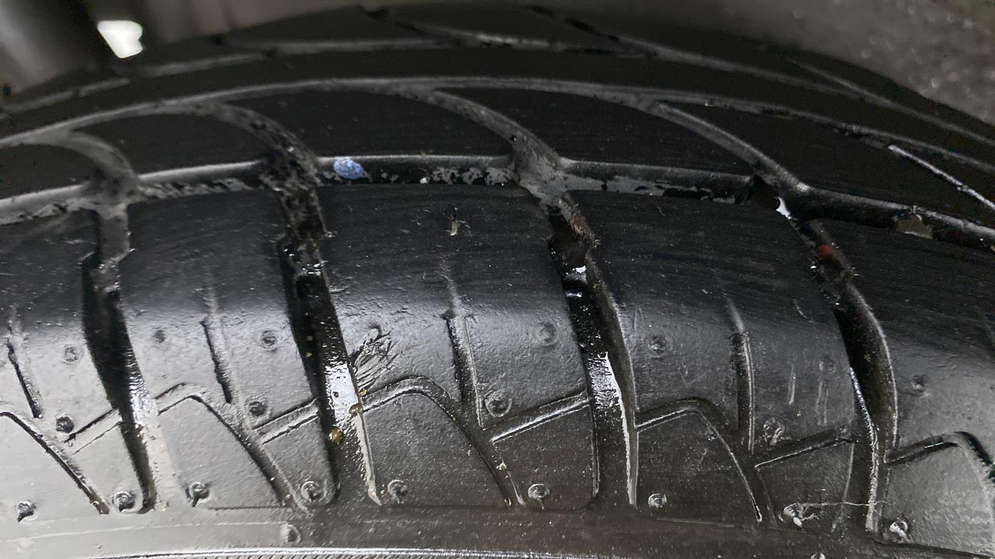 2015 Maruti Wagon R 1.0 LXI CNG, CNG, Manual, 66,975 km, Right Rear Tyre Tread