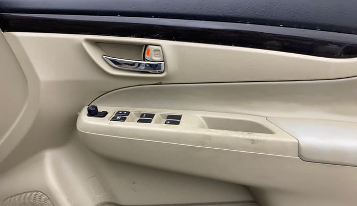 2016 Maruti Ciaz ZXI AT, Petrol, Automatic, 53,165 km, Driver Side Door Panels Control