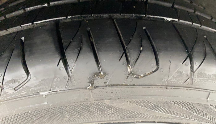 2022 MG ASTOR SHARP EX 1.5 MT, Petrol, Manual, 42,328 km, Right Front Tyre Tread