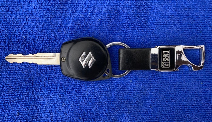 2016 Maruti Swift VXI O, Petrol, Manual, 98,250 km, Key Close Up