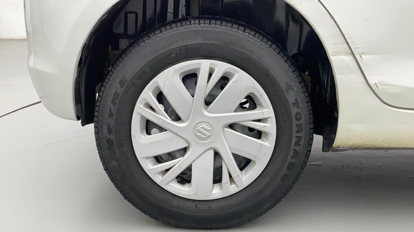 2016 Maruti Swift VXI O, Petrol, Manual, 98,250 km, Right Rear Wheel