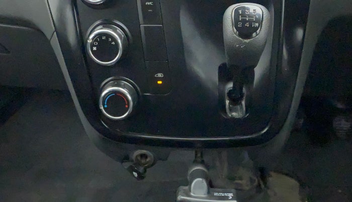 2019 Mahindra KUV 100 NXT K2 P 6 STR, Petrol, Manual, 80,049 km, Gear Lever