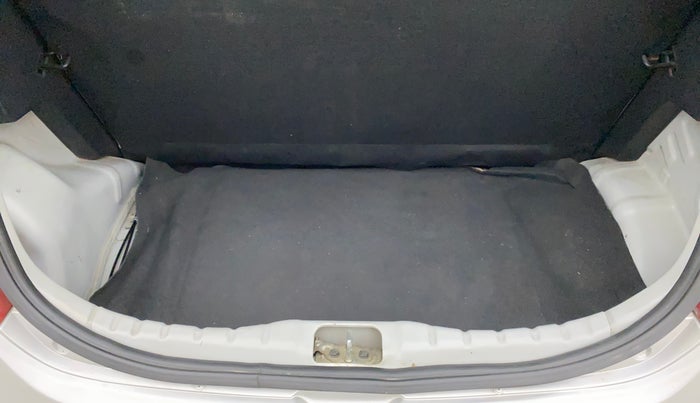 2017 Hyundai Eon ERA +, Petrol, Manual, 52,120 km, Boot Inside