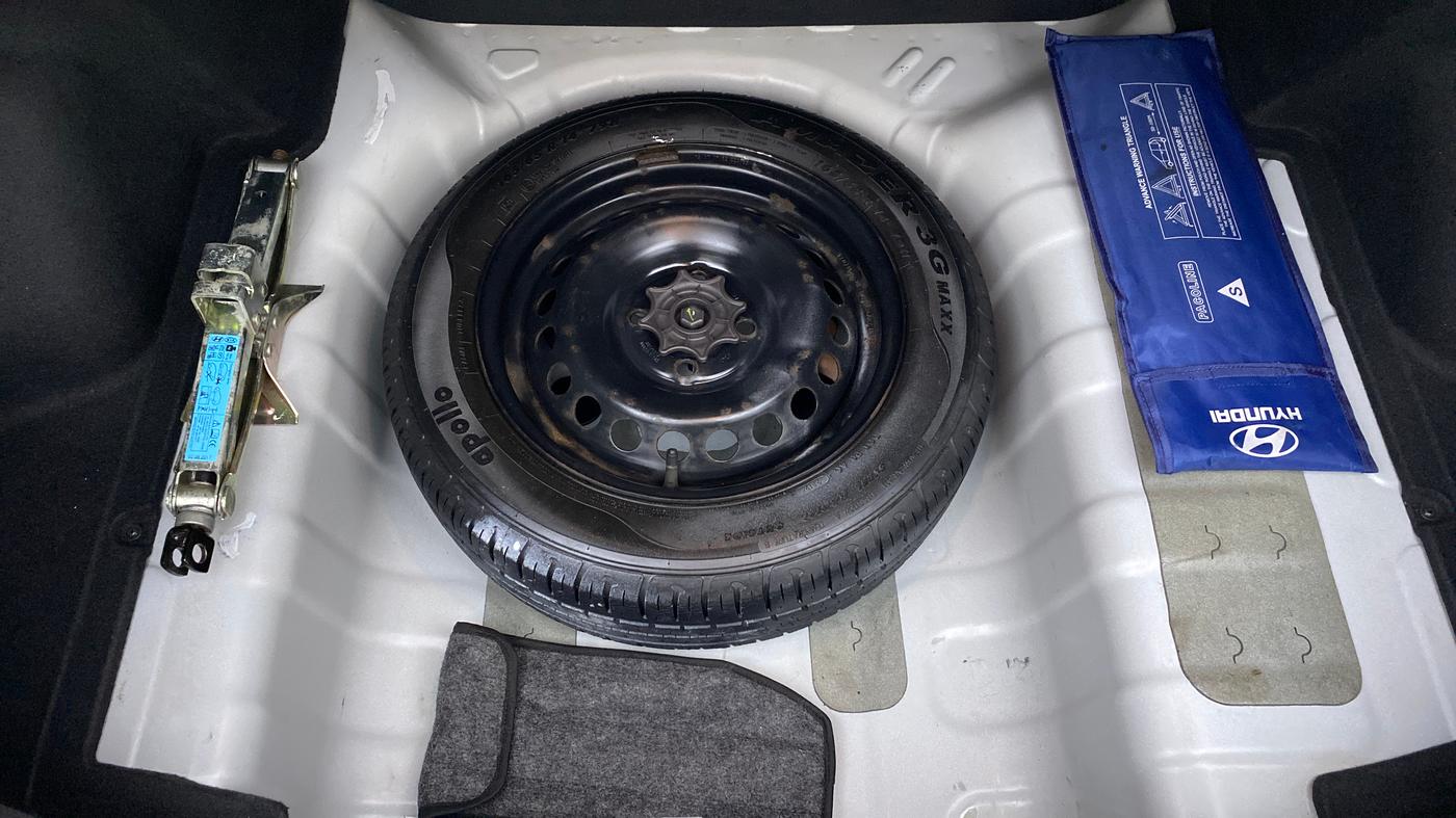 2017 Hyundai Xcent S 1.2, Petrol, Manual, 17,129 km, Spare Tyre