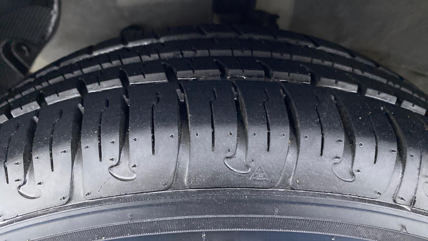 2017 Hyundai Xcent S 1.2, Petrol, Manual, 17,129 km, Left Front Tyre Tread