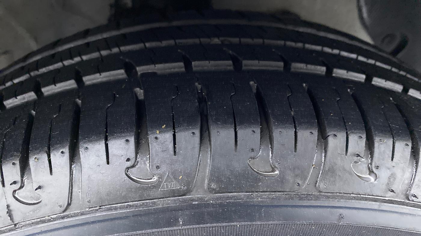 2017 Hyundai Xcent S 1.2, Petrol, Manual, 17,129 km, Right Front Tyre Tread