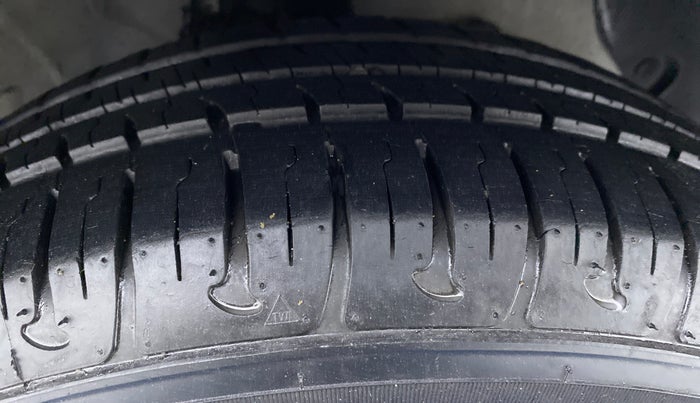 2017 Hyundai Xcent S 1.2, Petrol, Manual, 17,129 km, Right Front Tyre Tread