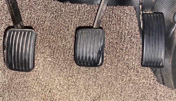 2016 Hyundai Xcent S 1.2, Petrol, Manual, 1,17,304 km, Pedals