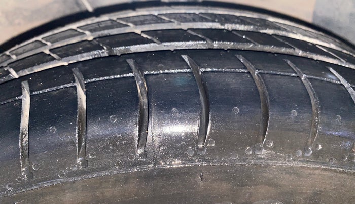 2021 Hyundai GRAND I10 NIOS SPORTZ AMT 1.2 KAPPA VTVT, Petrol, Automatic, 53,321 km, Right Front Tyre Tread