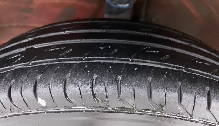 2014 Maruti Wagon R 1.0 LXI, Petrol, Manual, 50,684 km, Left Front Tyre Tread