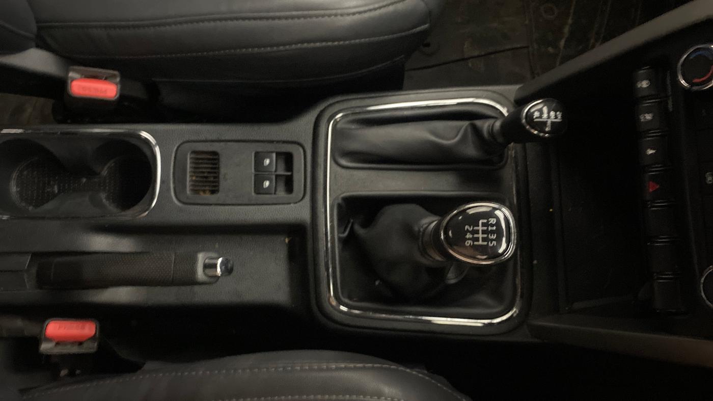 2022 Mahindra Thar LX HT PETROL 4WD MT, Petrol, Manual, 48,437 km, Gear Lever