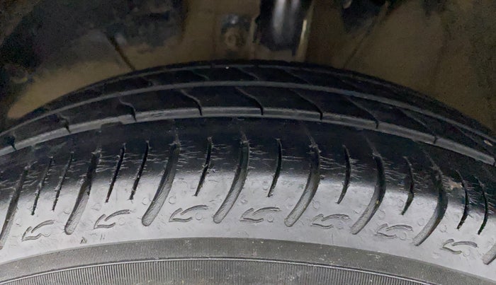 2020 Maruti Baleno DELTA PETROL 1.2, Petrol, Manual, 52,794 km, Left Front Tyre Tread