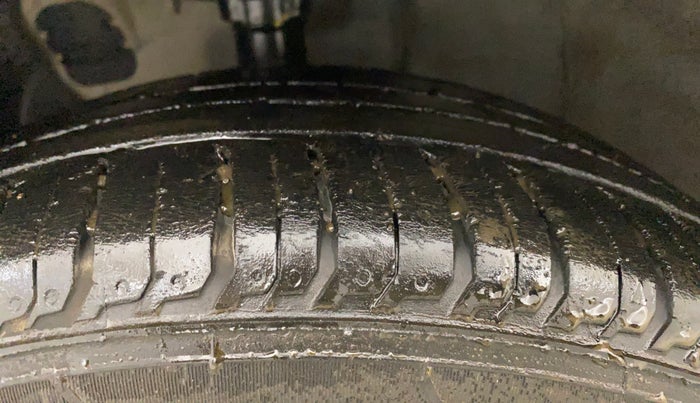 2022 Hyundai NEW I20 SPORTZ 1.2 MT, Petrol, Manual, 24,903 km, Left Front Tyre Tread