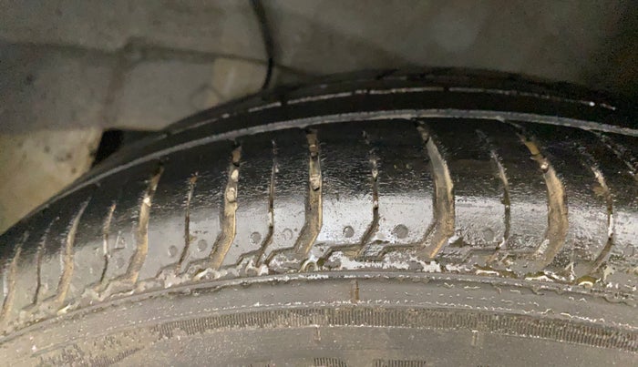 2022 Hyundai NEW I20 SPORTZ 1.2 MT, Petrol, Manual, 24,903 km, Left Rear Tyre Tread