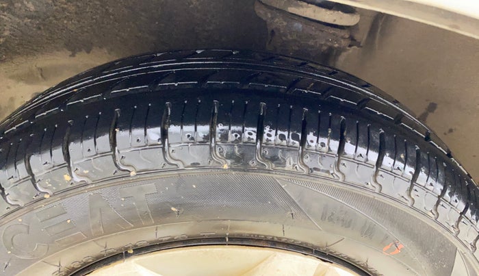 2016 Maruti Alto 800 LXI, Petrol, Manual, 46,384 km, Left Front Tyre Tread