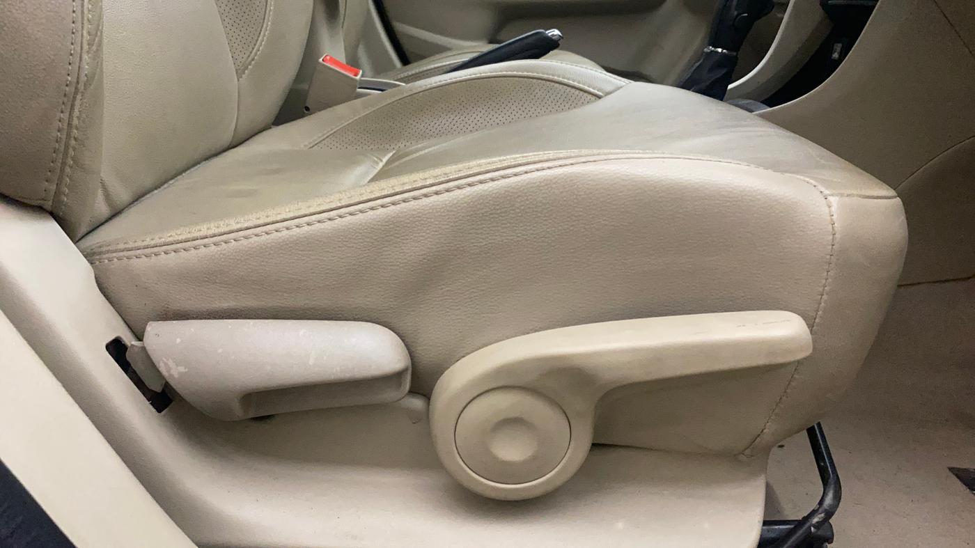 2020 Maruti Ciaz ALPHA  AT 1.5 SHVS PETROL, Petrol, Automatic, 85,198 km, Driver Side Adjustment Panel