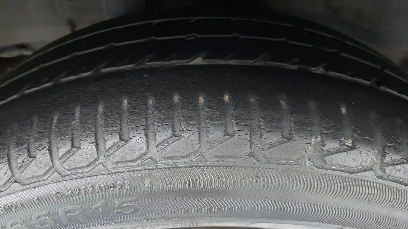 2014 Honda City SV MT PETROL, Petrol, Manual, 46,169 km, Right Rear Tyre Tread