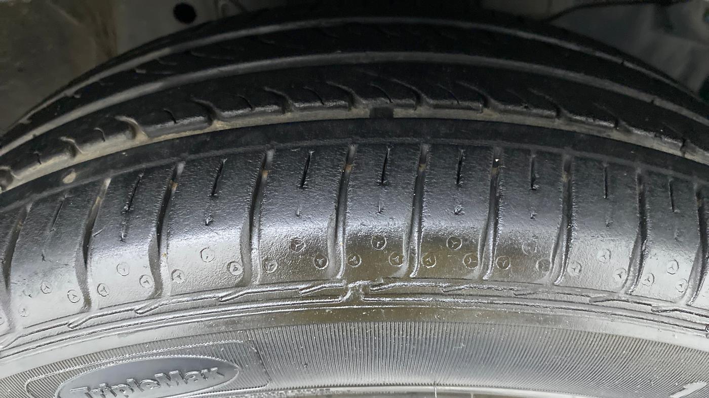2014 Honda City SV MT PETROL, Petrol, Manual, 46,169 km, Right Front Tyre Tread