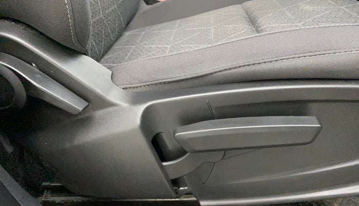 2022 Tata PUNCH ACCOMPLISHED MT, Petrol, Manual, 7,652 km, Driver Side Adjustment Panel