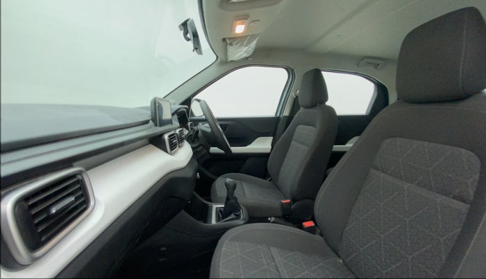 2022 Tata PUNCH ACCOMPLISHED MT, Petrol, Manual, 7,652 km, Right Side Front Door Cabin