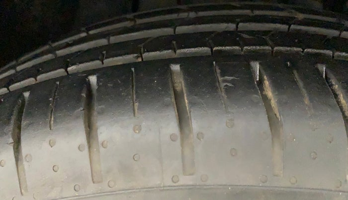 2022 Tata PUNCH ACCOMPLISHED MT, Petrol, Manual, 7,652 km, Right Front Tyre Tread