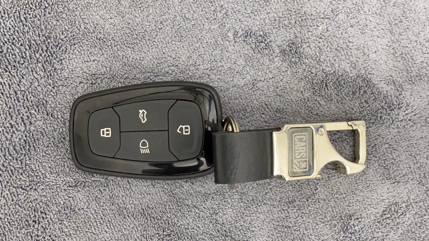 2022 Tata PUNCH ACCOMPLISHED MT, Petrol, Manual, 7,652 km, Key Close Up