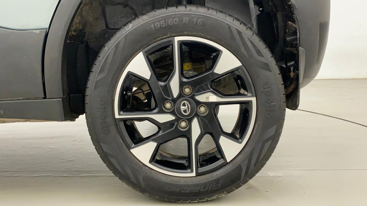 2022 Tata PUNCH ACCOMPLISHED MT, Petrol, Manual, 7,652 km, Left Rear Wheel