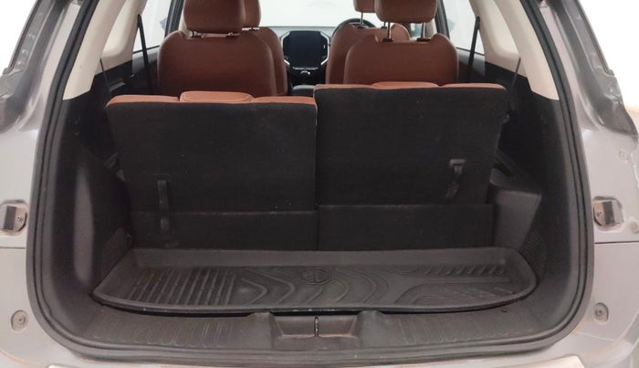 2022 MG HECTOR PLUS SHARP 1.5 PETROL TURBO CVT 6-STR, Petrol, Automatic, 56,886 km, Boot Inside