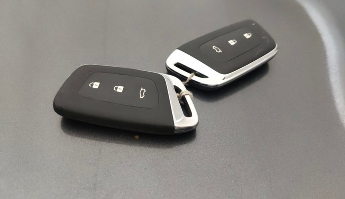 2022 MG HECTOR PLUS SHARP 1.5 PETROL TURBO CVT 6-STR, Petrol, Automatic, 56,886 km, Key Close Up