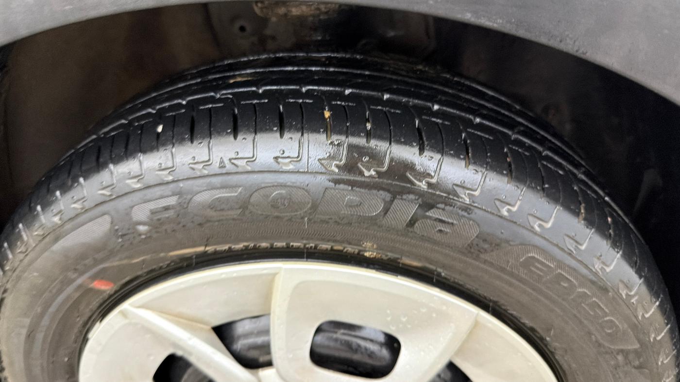 2022 Maruti IGNIS DELTA 1.2 AMT, Petrol, Automatic, 28,472 km, Right Front Tyre Tread