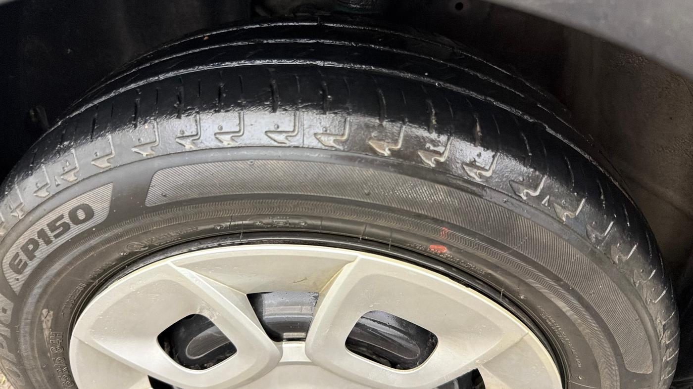 2022 Maruti IGNIS DELTA 1.2 AMT, Petrol, Automatic, 28,472 km, Left Front Tyre Tread