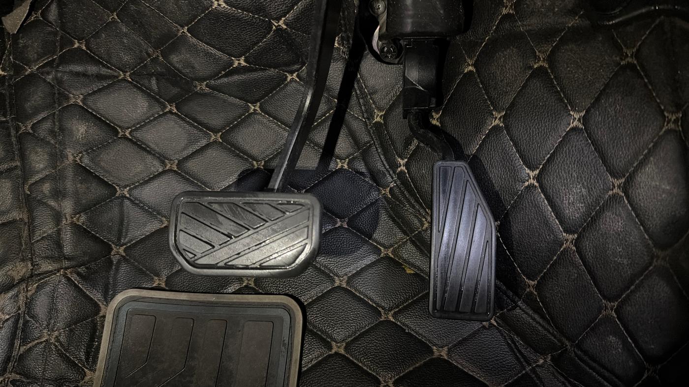 2022 Maruti IGNIS DELTA 1.2 AMT, Petrol, Automatic, 28,472 km, Pedals