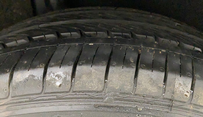 2017 Maruti Baleno DELTA PETROL 1.2, Petrol, Manual, 76,325 km, Right Rear Tyre Tread
