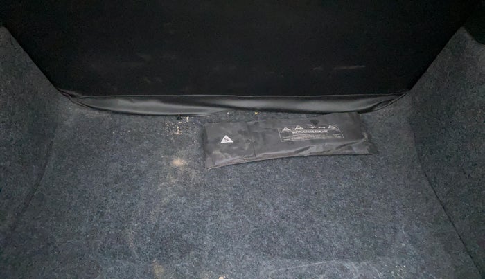 2016 Volkswagen Polo HIGHLINE1.2L, Petrol, Manual, 41,153 km, Boot Inside