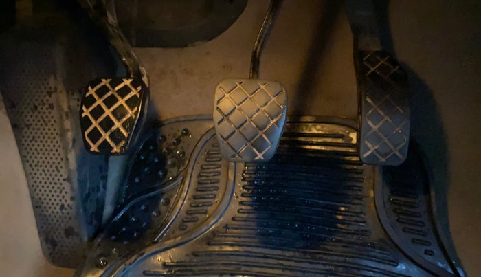 2016 Volkswagen Polo HIGHLINE1.2L, Petrol, Manual, 41,153 km, Pedals