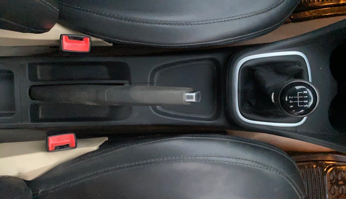 2016 Volkswagen Polo HIGHLINE1.2L, Petrol, Manual, 41,153 km, Gear Lever