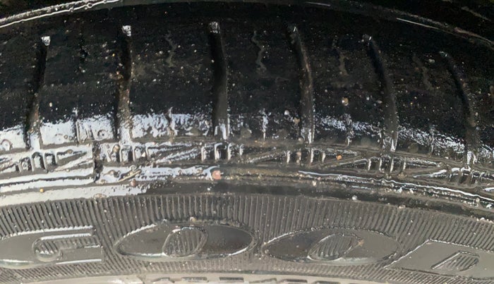 2016 Volkswagen Polo HIGHLINE1.2L, Petrol, Manual, 41,153 km, Left Front Tyre Tread