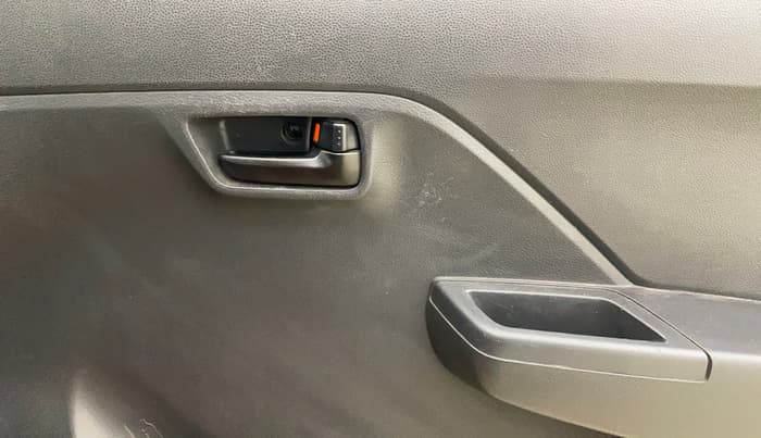 2022 Maruti Alto K10 VXI, Petrol, Manual, 36,379 km, Driver Side Door Panels Control